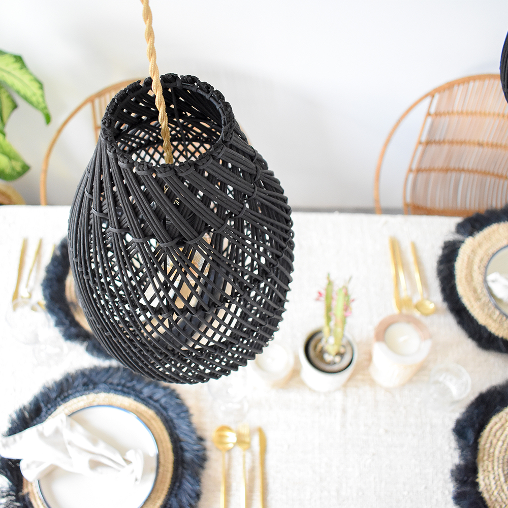 Lampada a sospensione intrecciata a mano in rattan nero stile fattoria classica