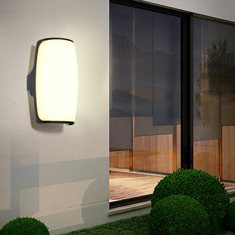 AquaShield - Lampada da esterno resistente all'acqua