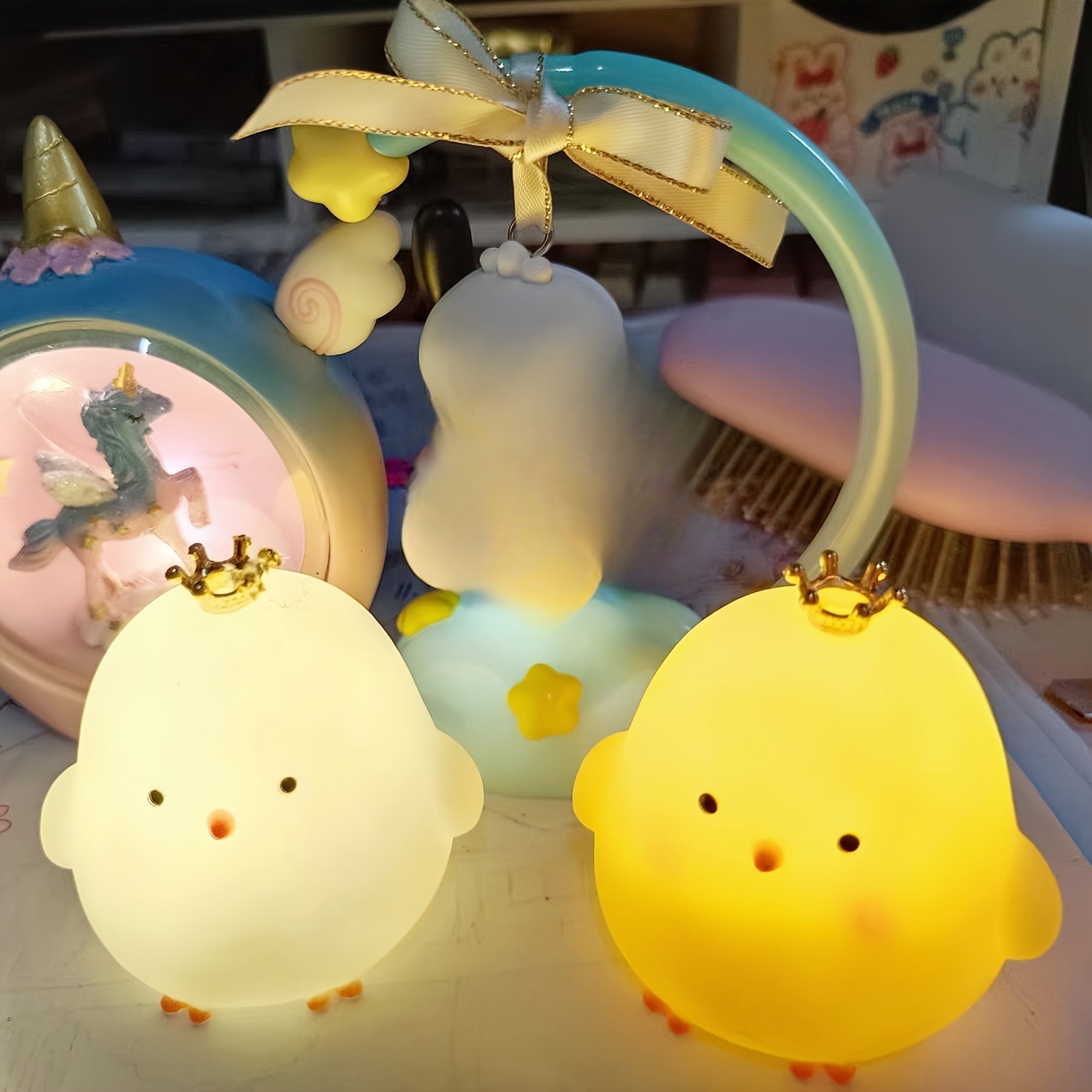 LumiKuiken - Lampada da tavolo LED affascinante con luce a misura d'occhio