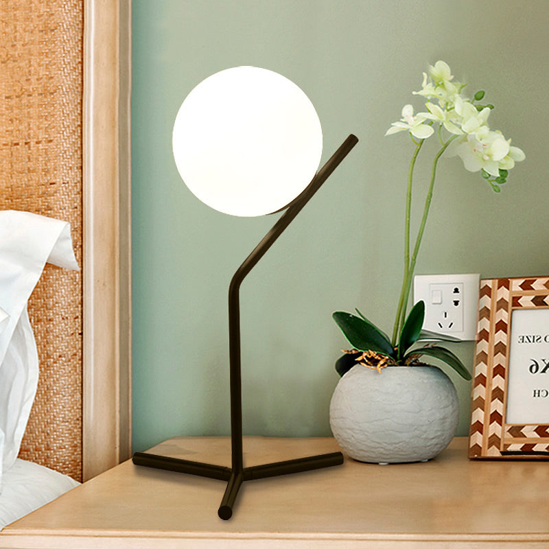 GlobeGlow - Lampada da tavolo moderna con paralume in vetro bianco