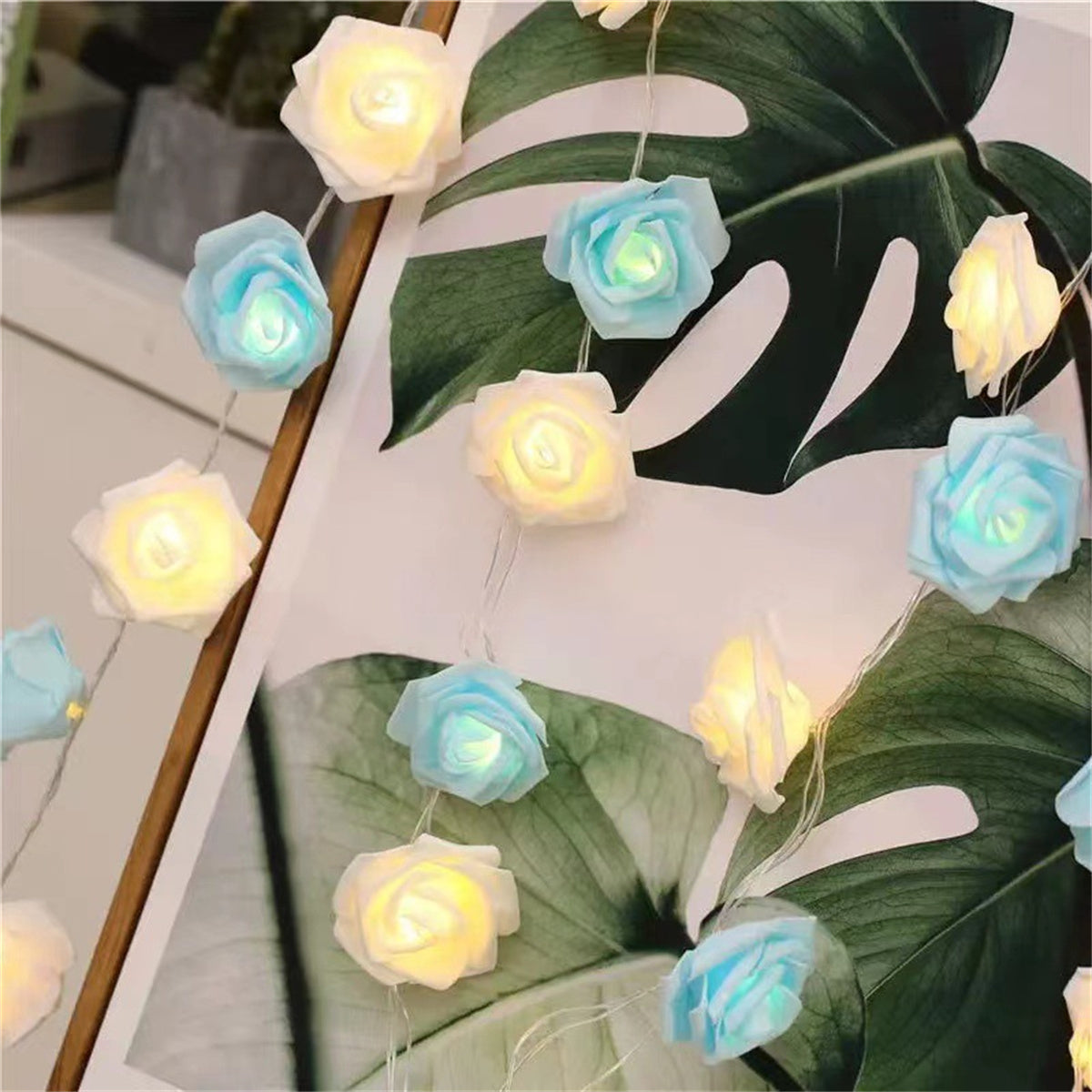 BloomLights - Catena Luminosa a LED Fiore di Rosa