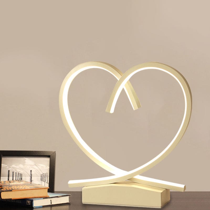 HeartWood - Comodino in legno con dettaglio a forma di cuore