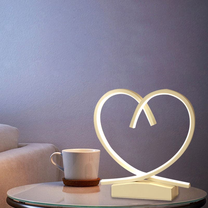 HeartWood - Comodino in legno con dettaglio a forma di cuore