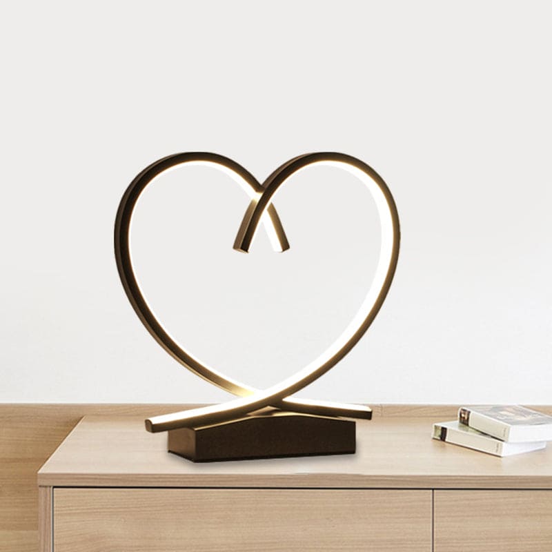 HeartWood - Comodino in legno con dettaglio a forma di cuore