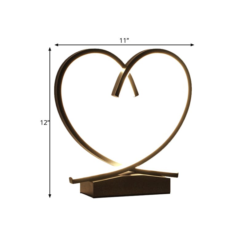 HeartWood - Comodino in legno con dettaglio a forma di cuore