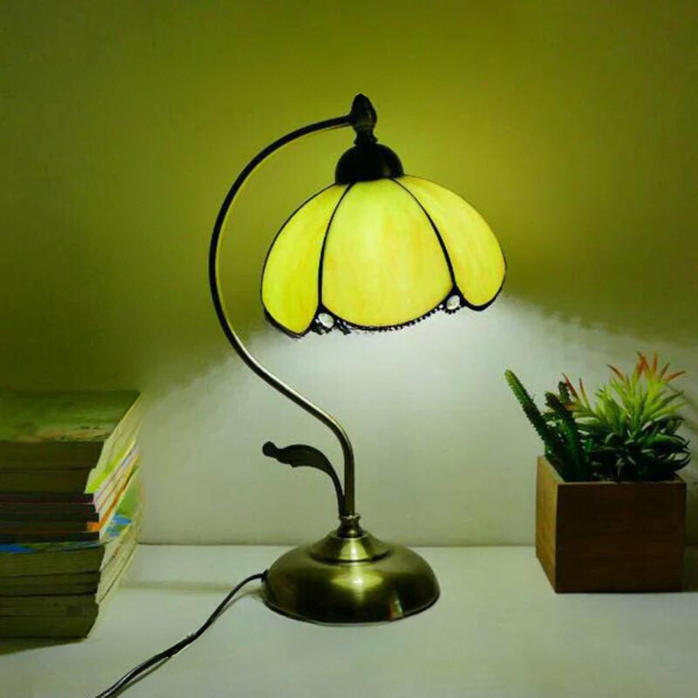 Tiffany Gooseneck Table Lamp - Metal Nightstand Lamp with Hand-Carved Glass Shade