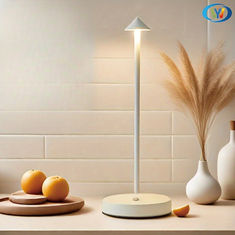 ConusLamp - Illuminazione da tavolo USB moderna