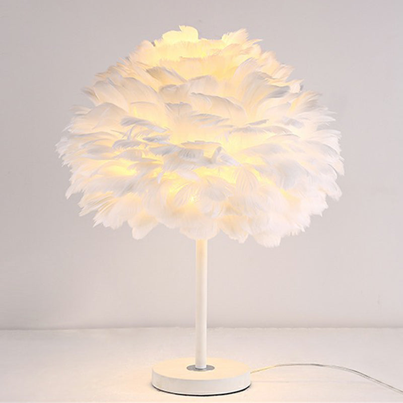 Lampada da tavolo a strati con fiori e piume - Lampada moderna per camera da letto per ragazze