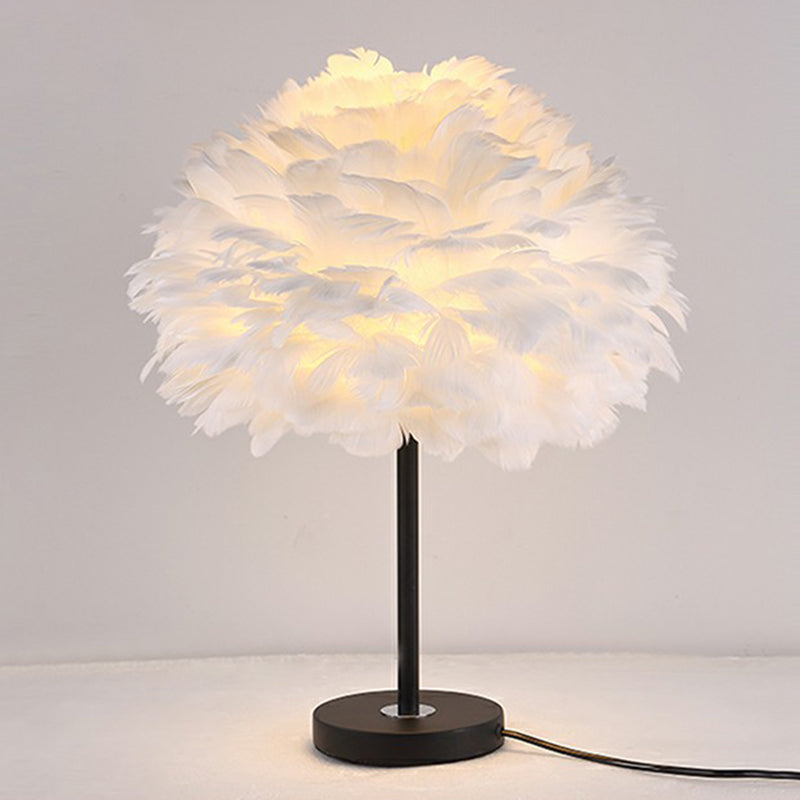 Lampada da tavolo a strati con fiori e piume - Lampada moderna per camera da letto per ragazze