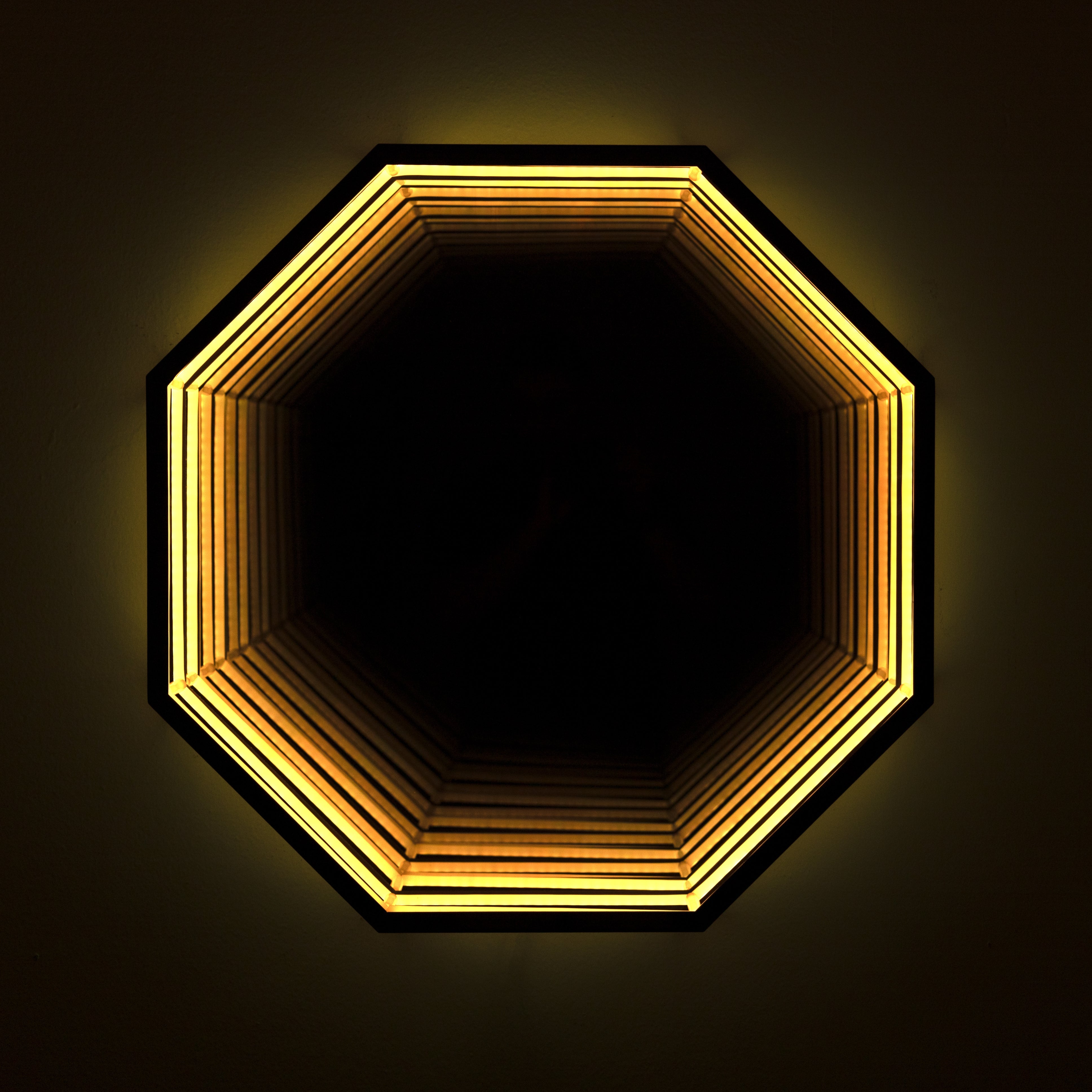 Lâmpada de Parede Espelho Infinito Octágono 3D