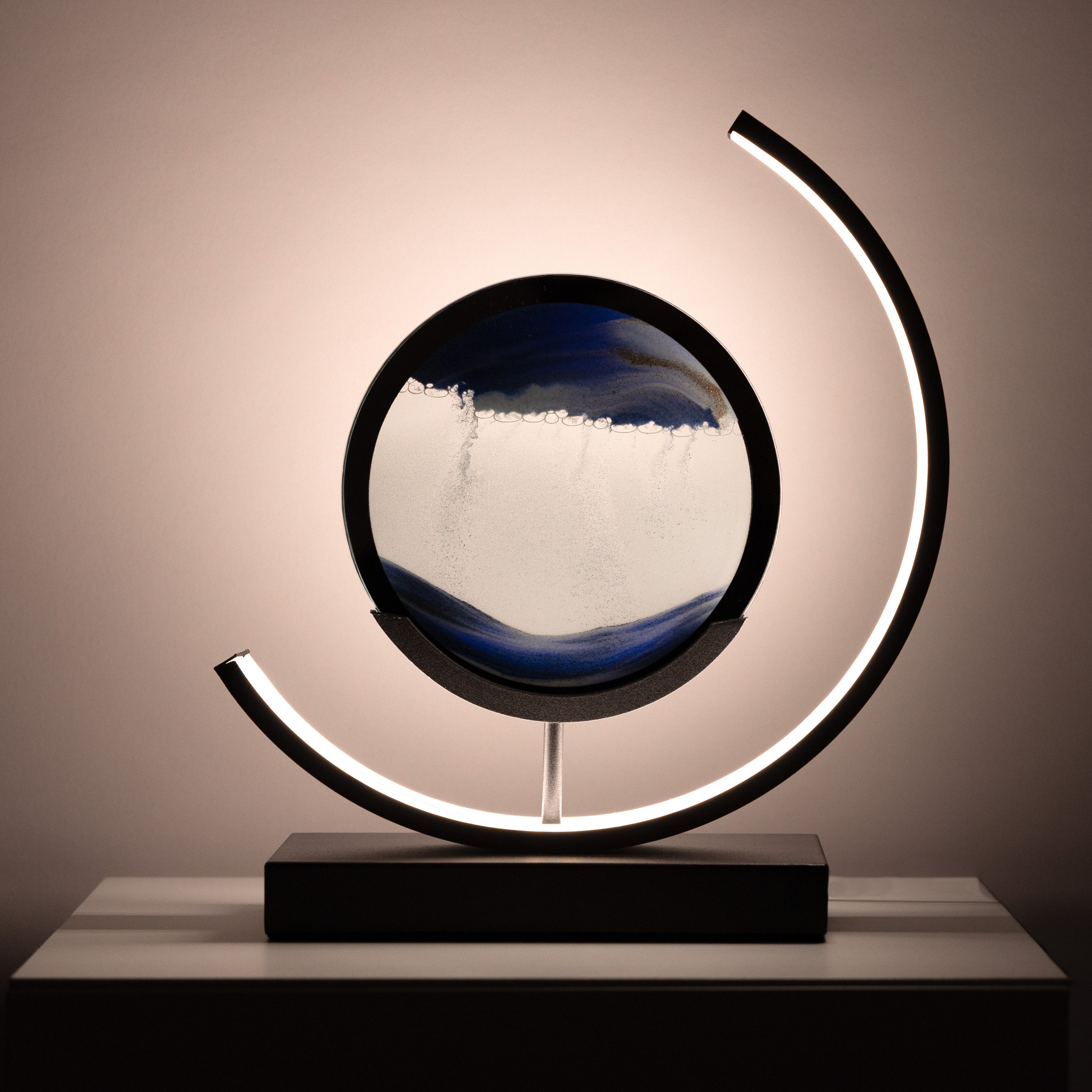 Lampada da tavolo senza tempo - Illuminazione minimalista