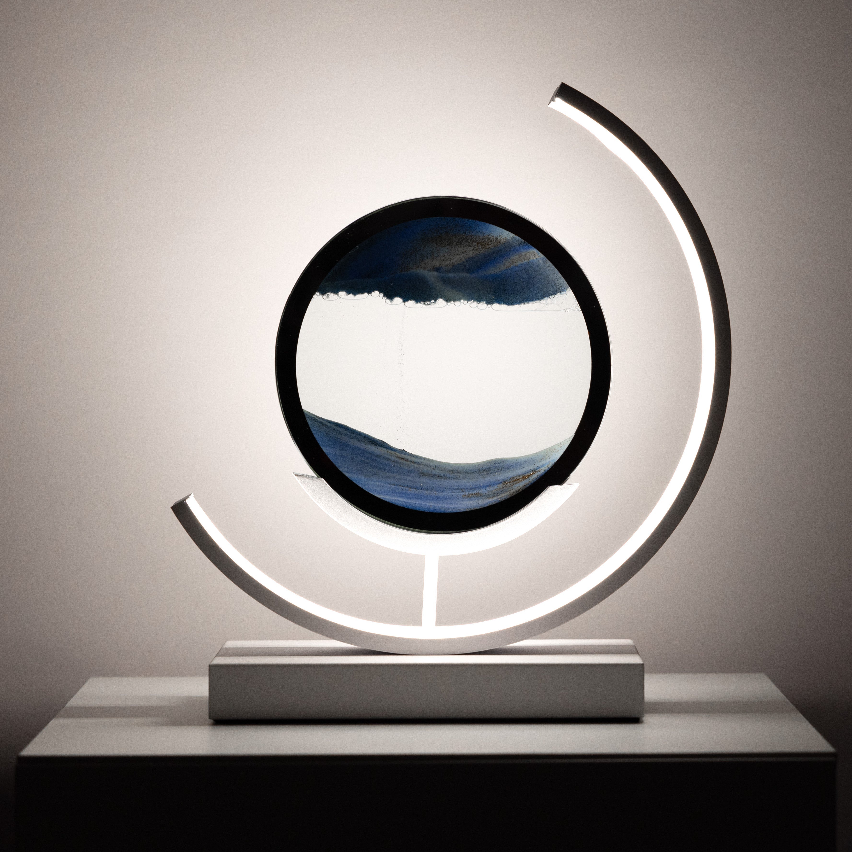 Candeeiro de Mesa Intemporal - Iluminação Minimalista