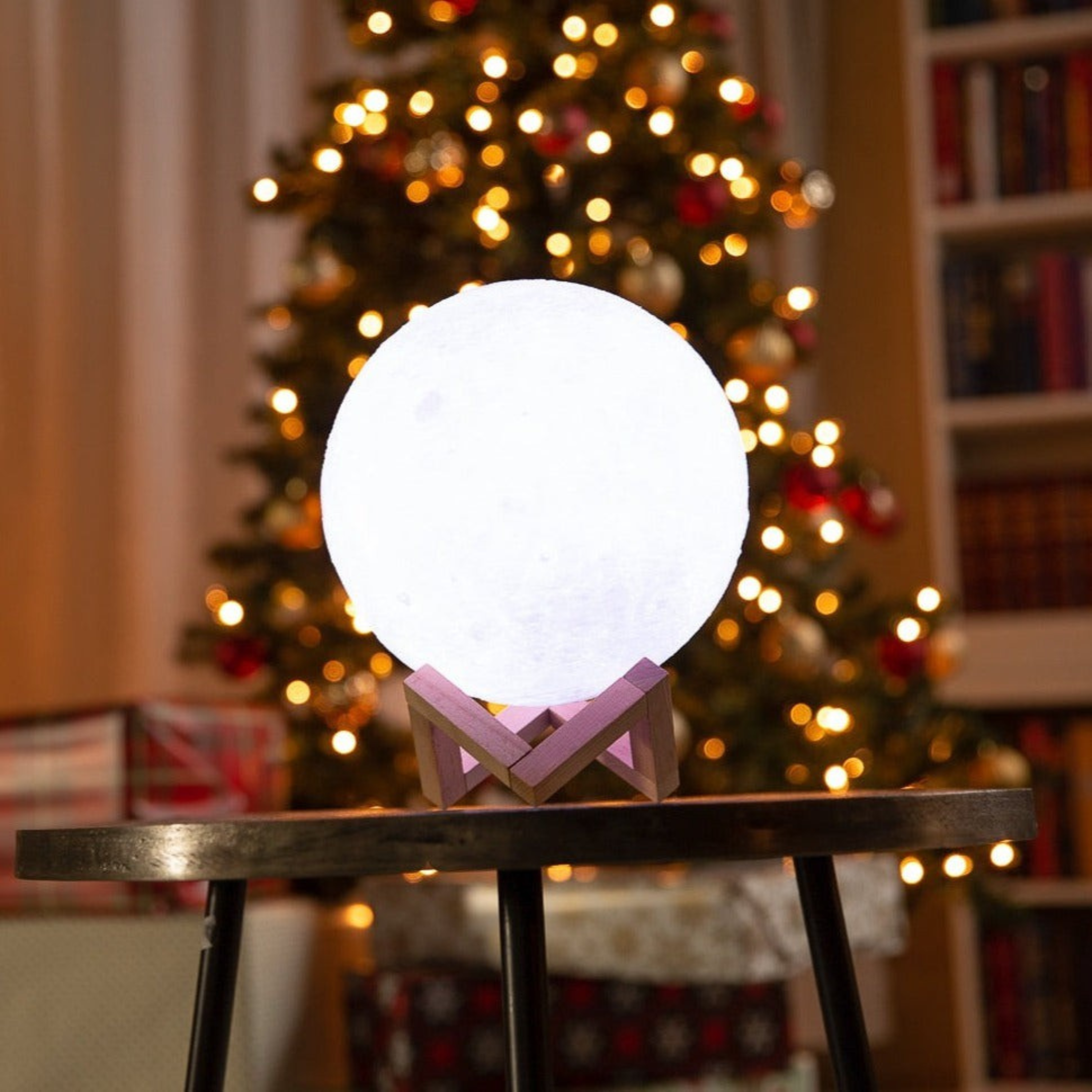LunarGlow - Wireless Moon Lamp with 3D Detail