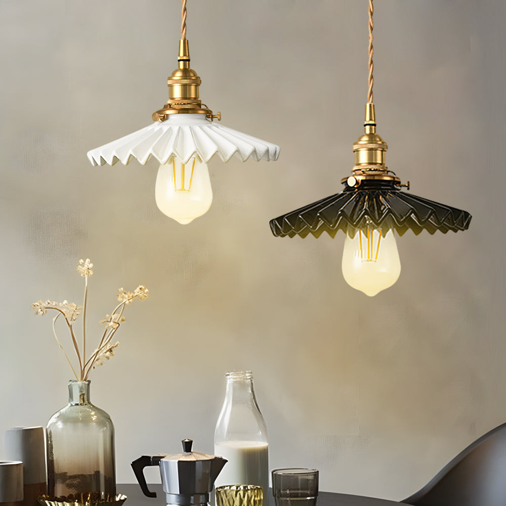 PleatCeramic - Vintage Pendant Lamp with Folded Design and Brass Base