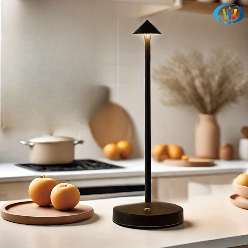 ConusLamp - Illuminazione da tavolo USB moderna