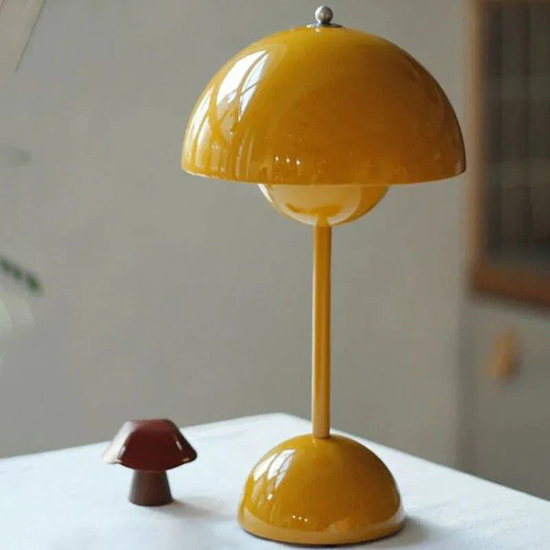 Candeeiro de Mesa Bud LED - Decoração Moderna