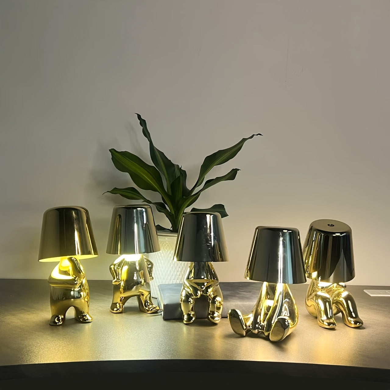 LuminAura - LED Table Lamp with Rechargeable Battery and Dimmable Color Temperatures