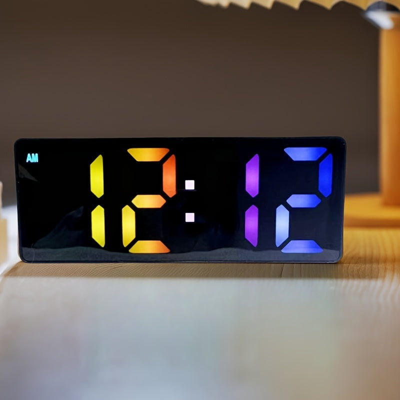 DigiTime - Sveglia LED moderna con visualizzazione della data e luminosità regolabile