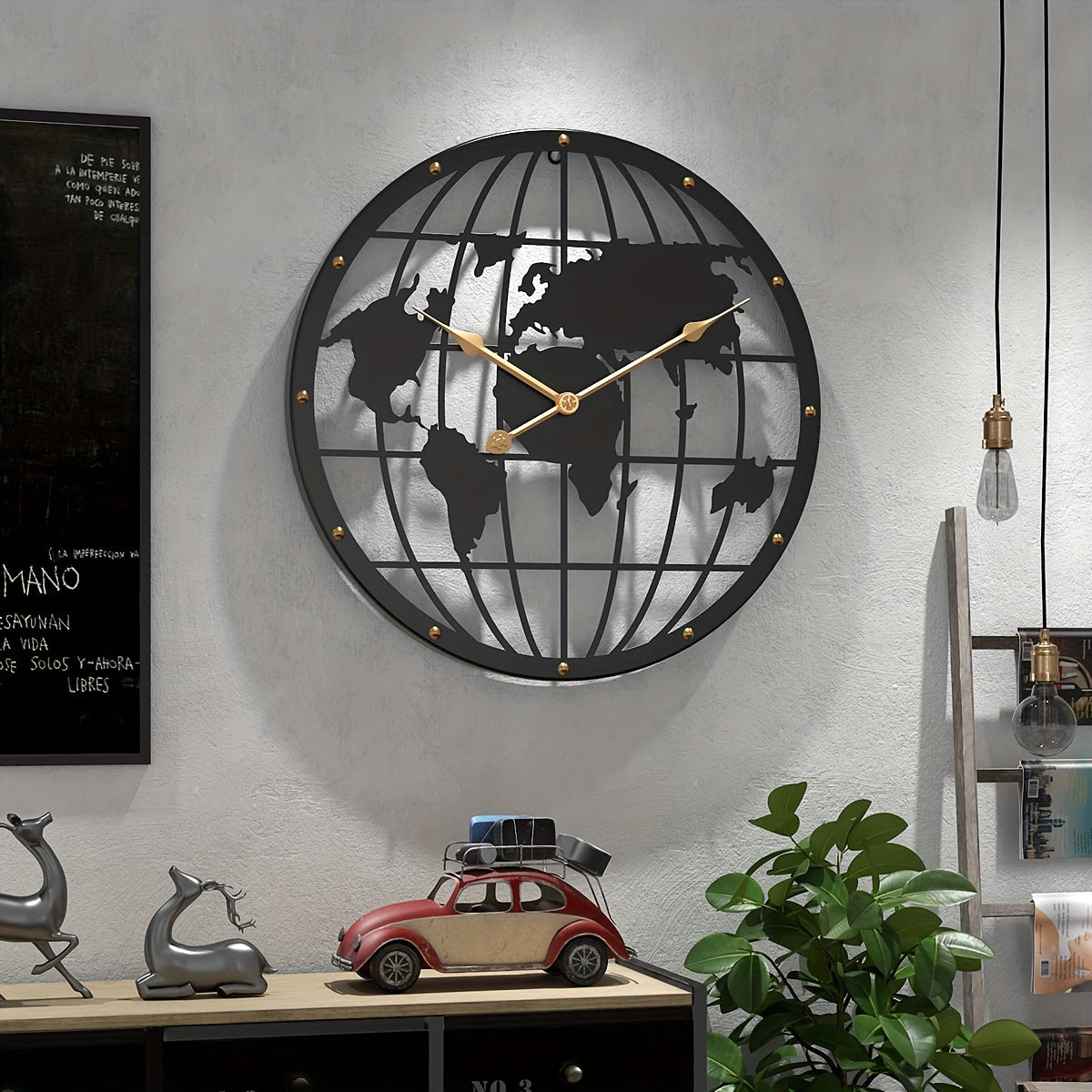 Wereldkaart Wandklok - Stille 40cm Metalen Klok met Gouden Cijfers