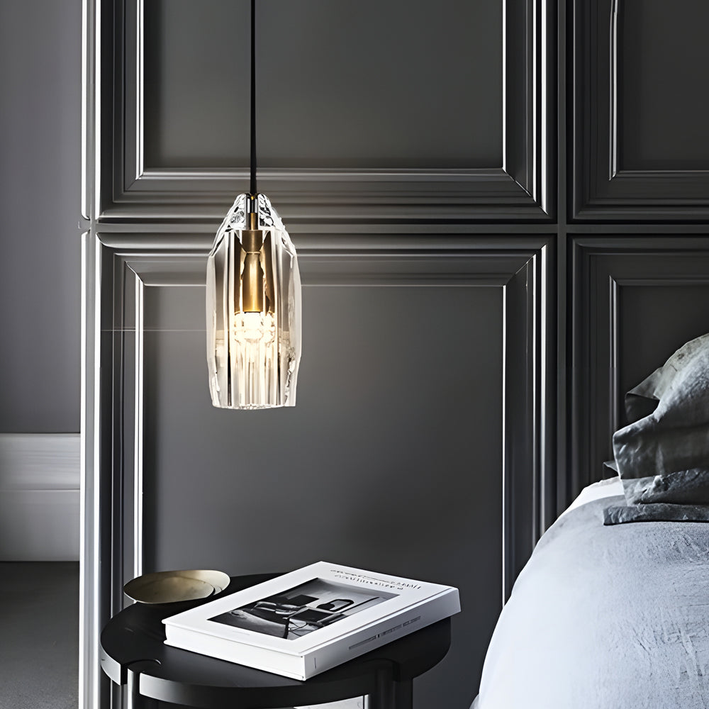 Lampada a sospensione geometrica con accenti in cristallo