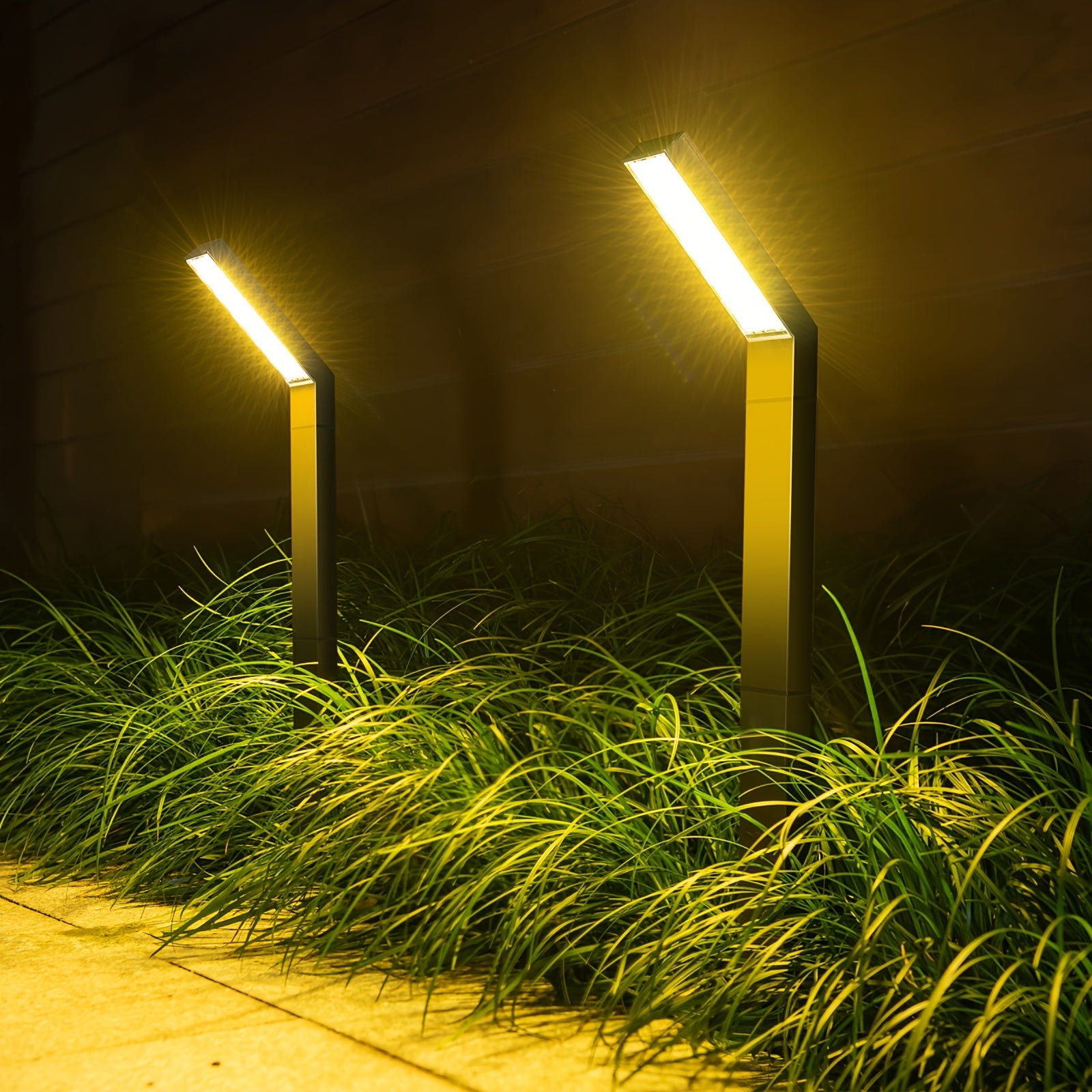 SolarPath - Lampada Solare da Percorso Impermeabile con Luce Regolabile