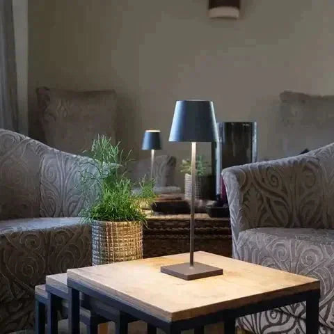 LuxoLite - Elegante candeeiro de mesa sem fios Nova Descrição: