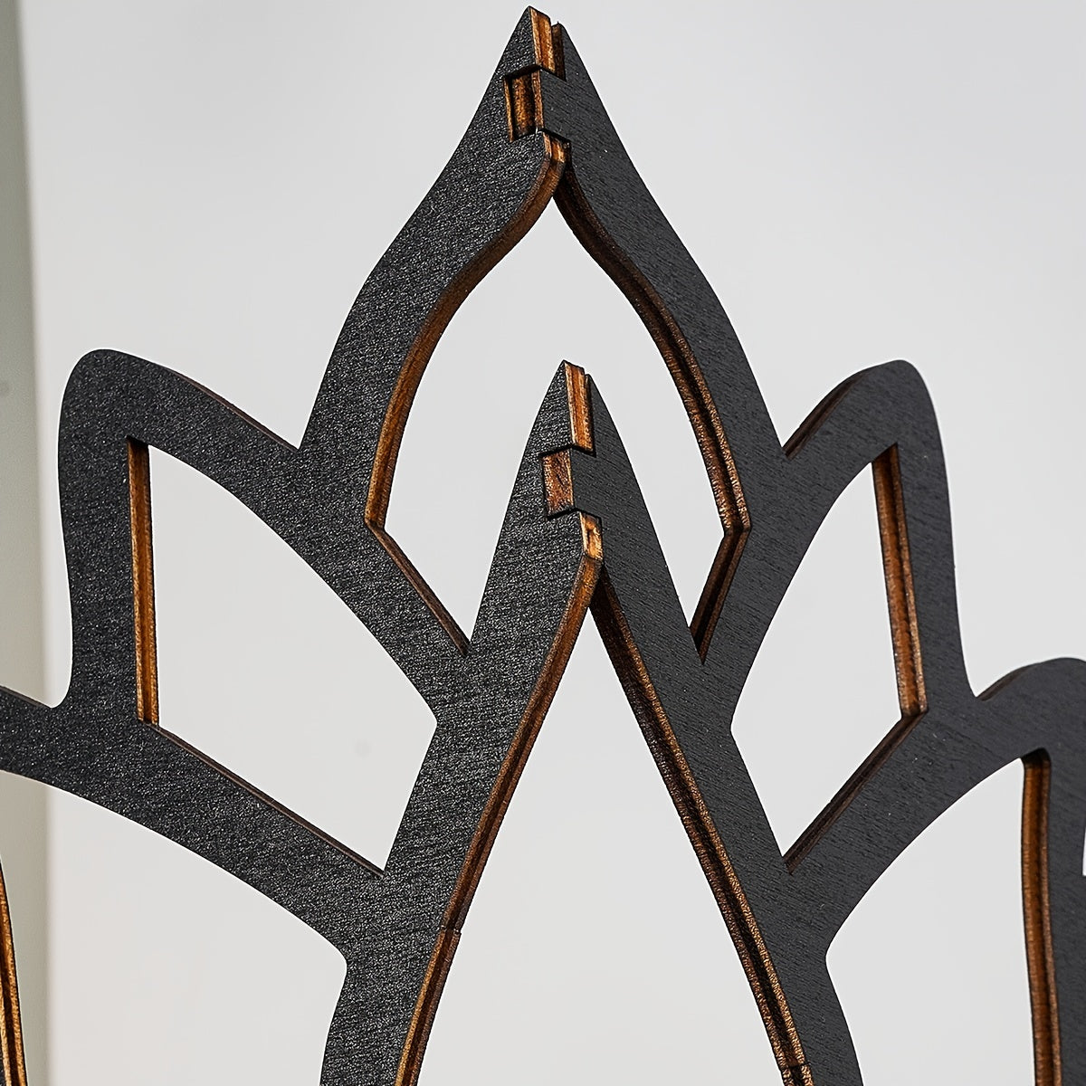 LotusWood - Floating Wooden Shelf in Lotus Shape