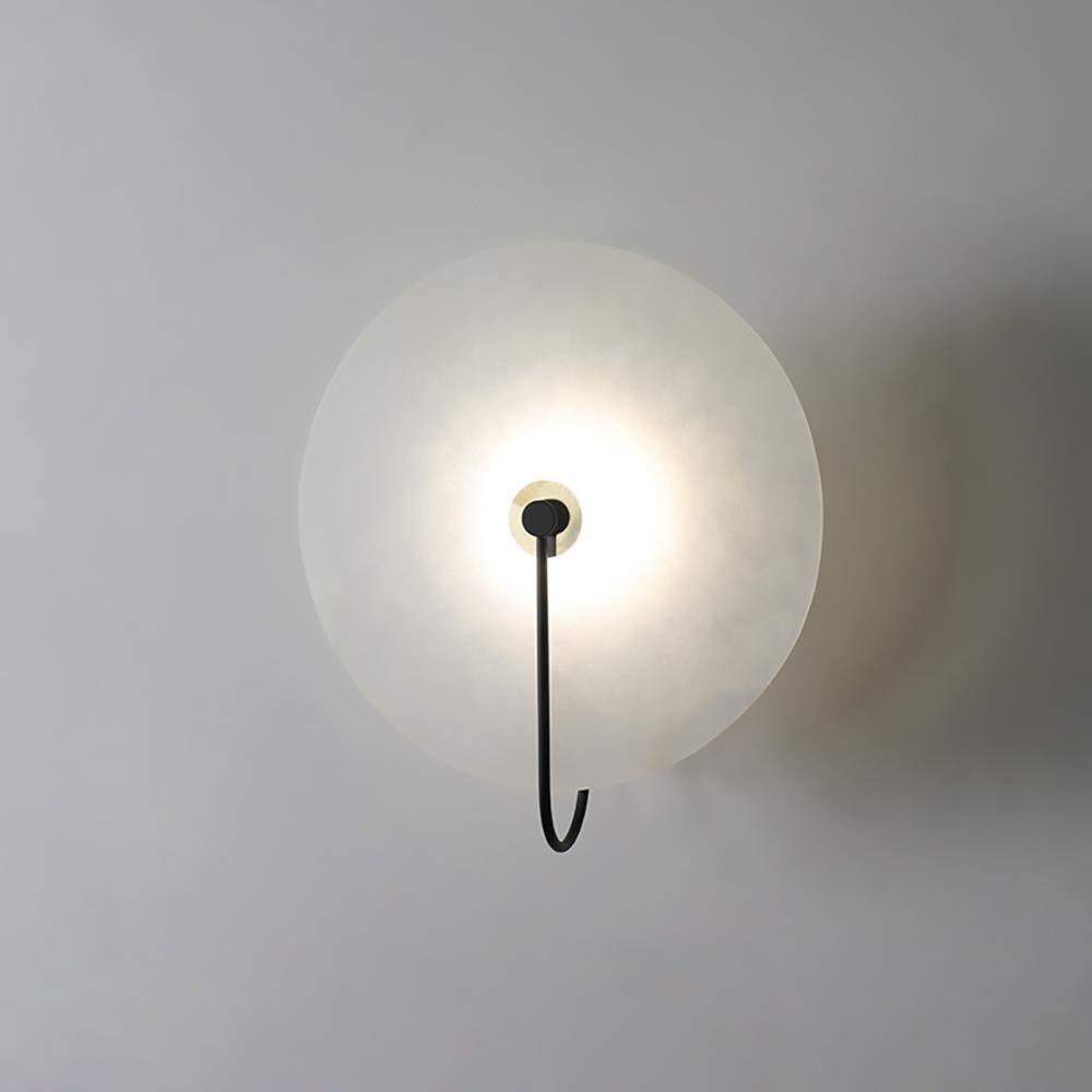 LuxeGlow - Modern LED Wall Lamp of Alabaster for Timeless Elegance