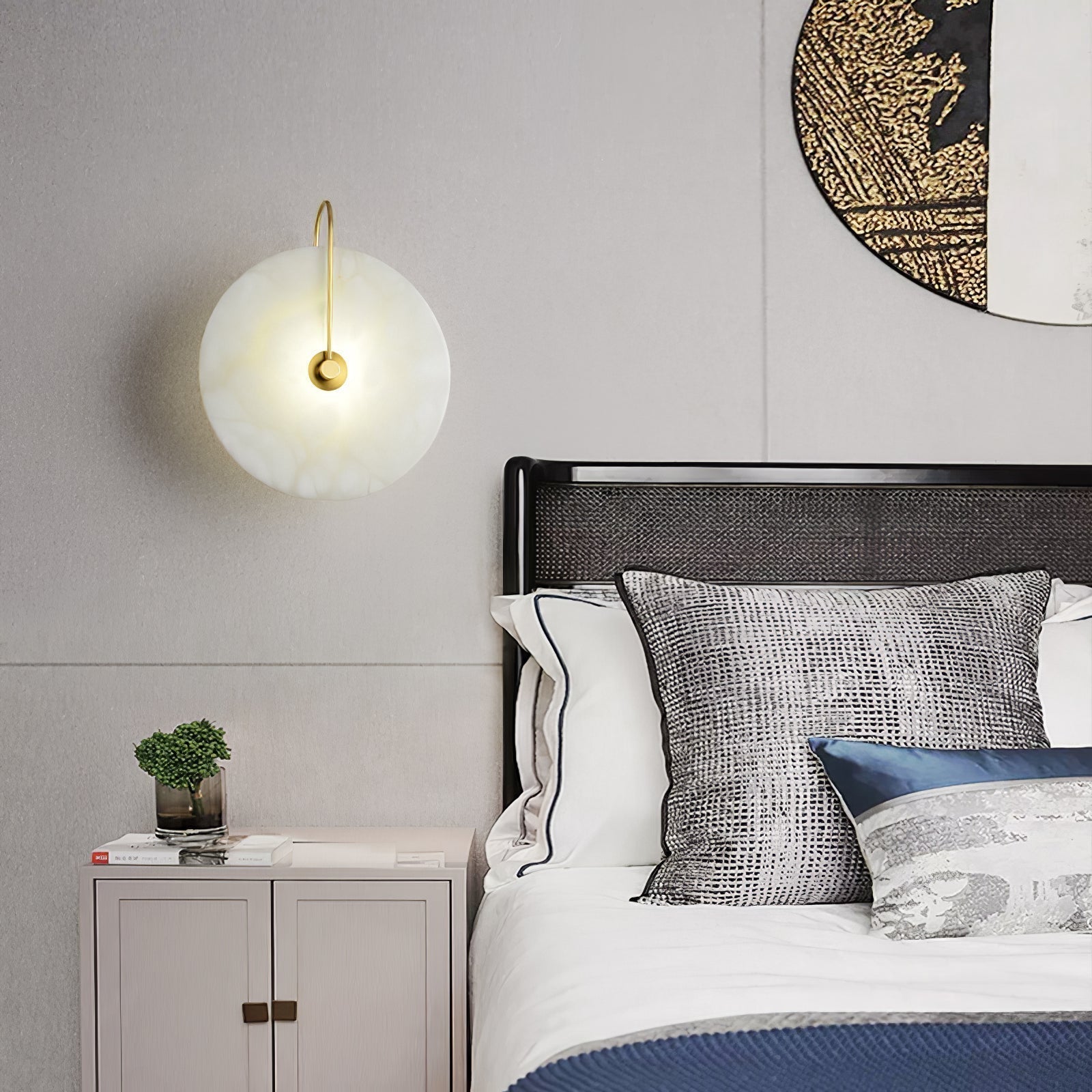 LuxeGlow - Modern LED Wall Lamp of Alabaster for Timeless Elegance