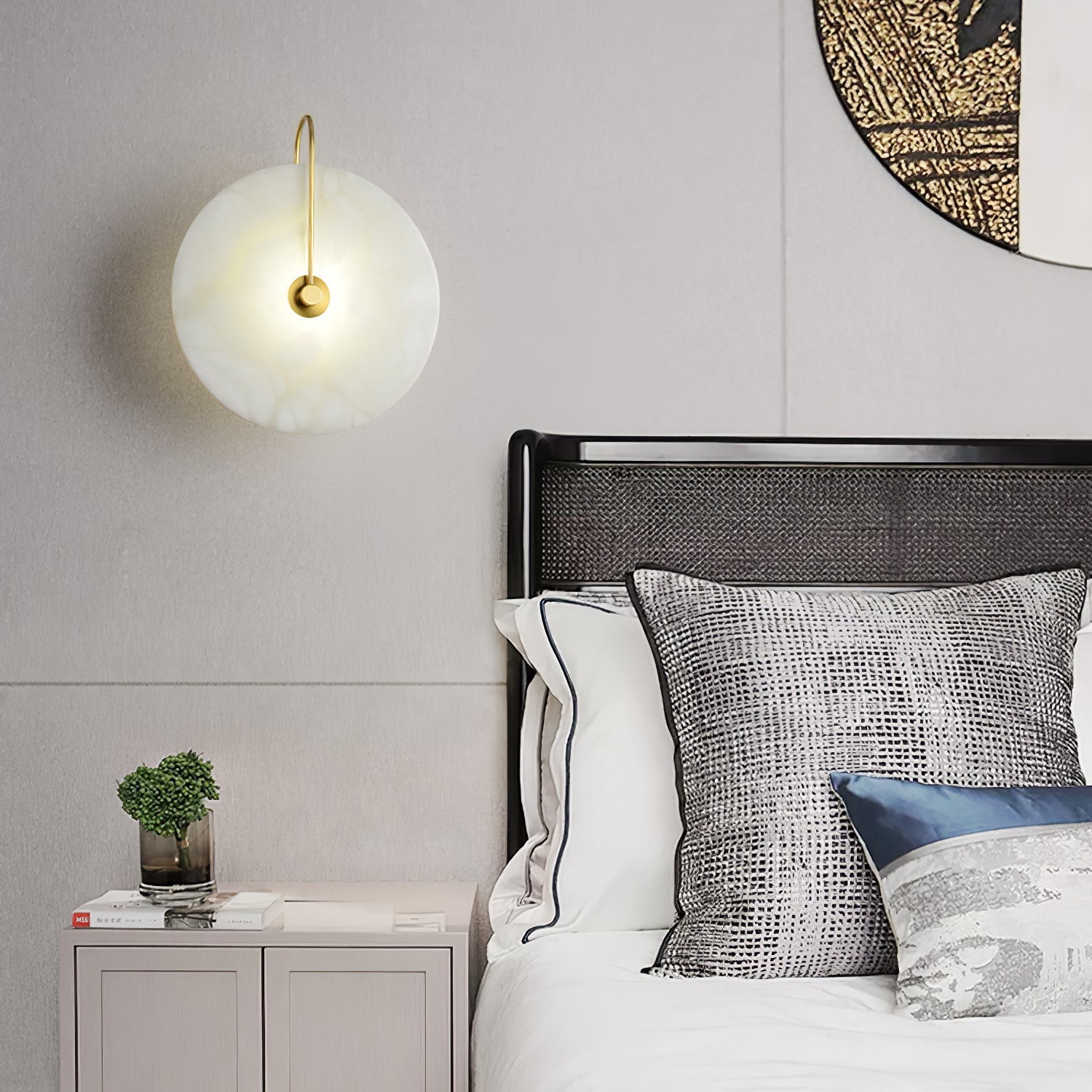 LuxeGlow - Modern LED Wall Lamp of Alabaster for Timeless Elegance
