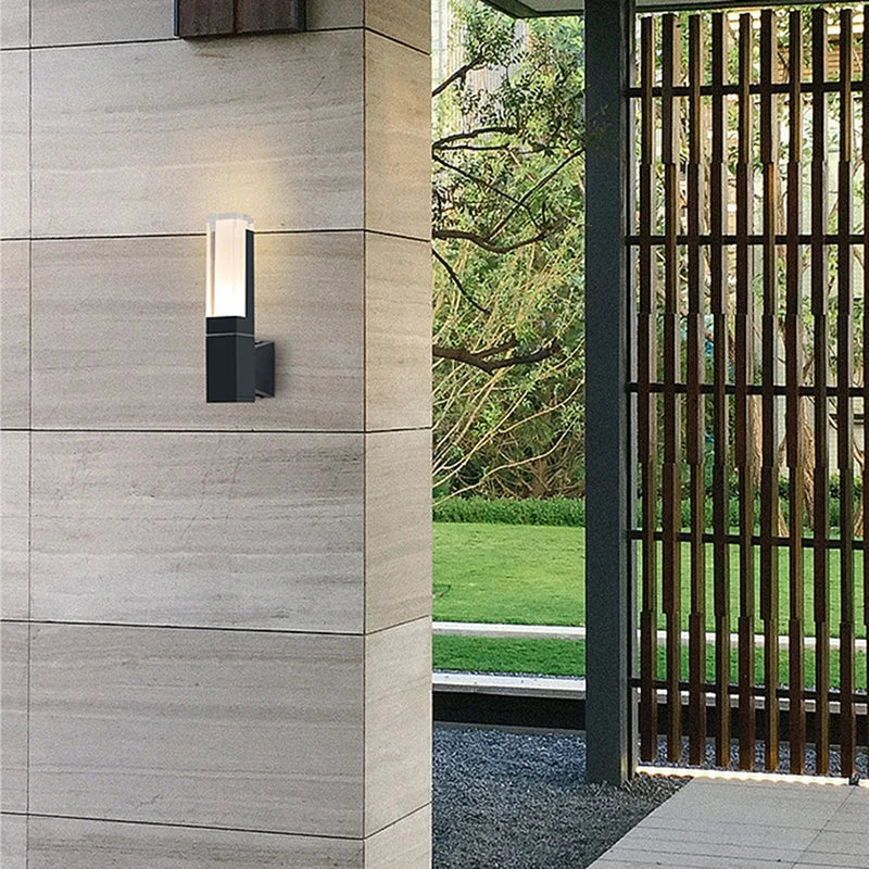 BrightLine - Lampada da parete LED minimalista in alluminio e acrilico