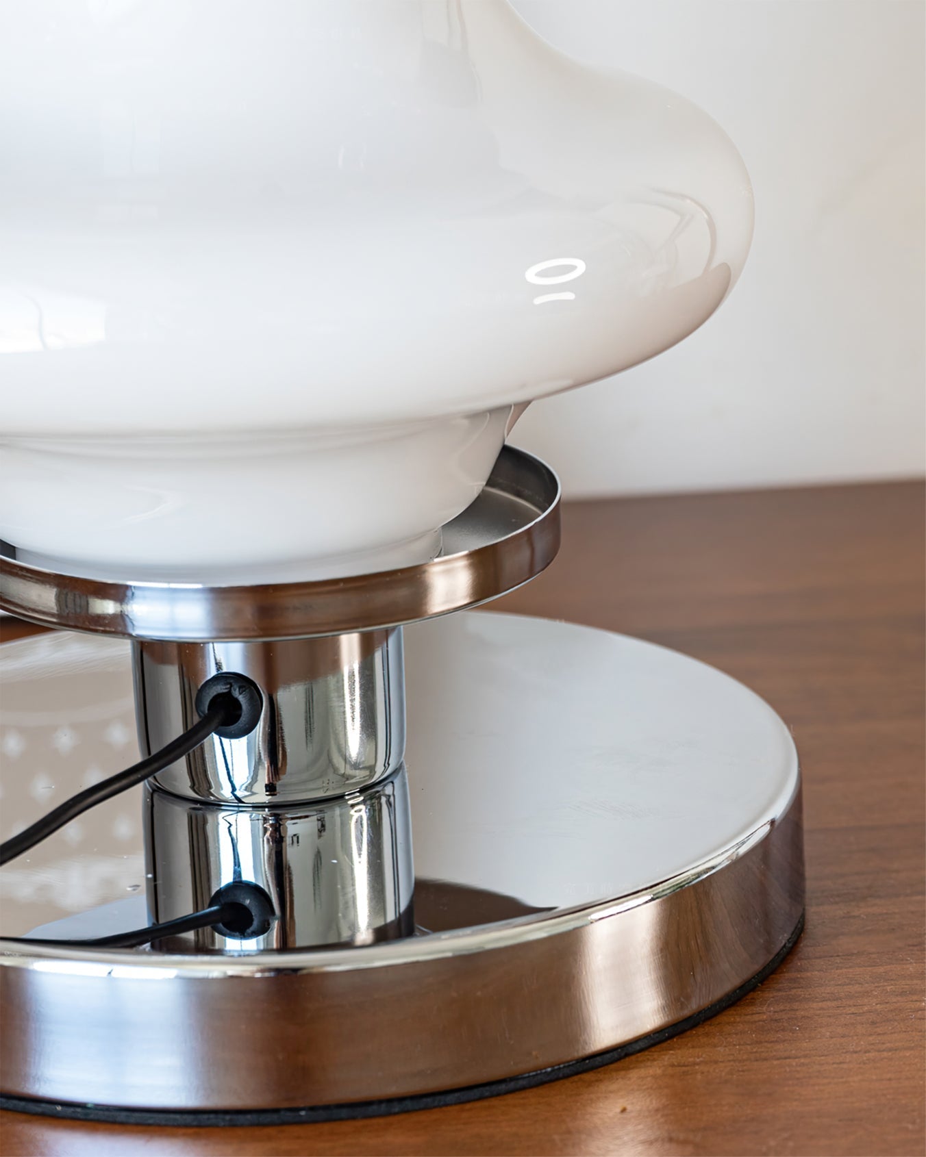 LumiGlas - Elegant Table Lamp with Glass Lampshade