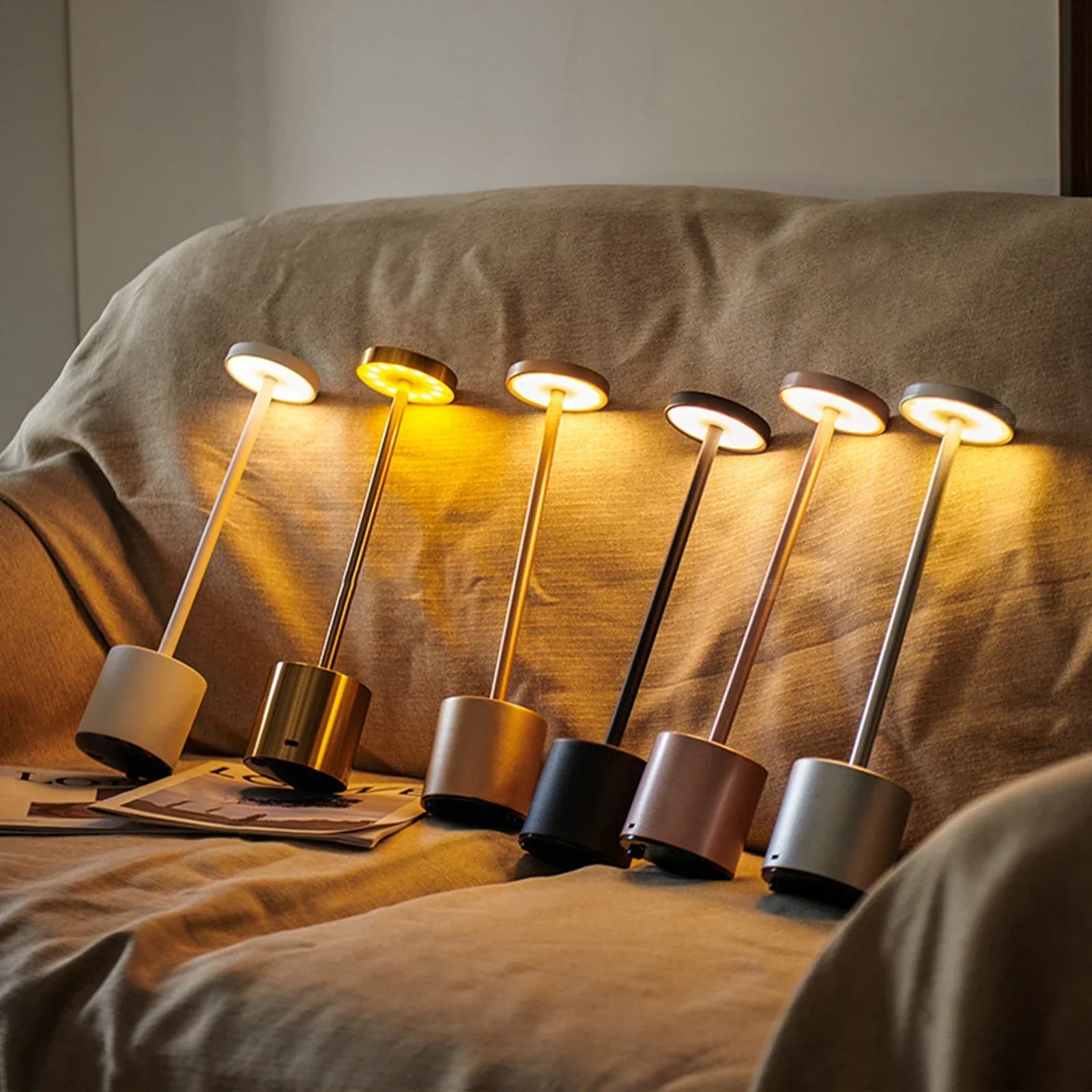 BrightTouch - Lampada da tavolo LED con sensore tattile intuitivo