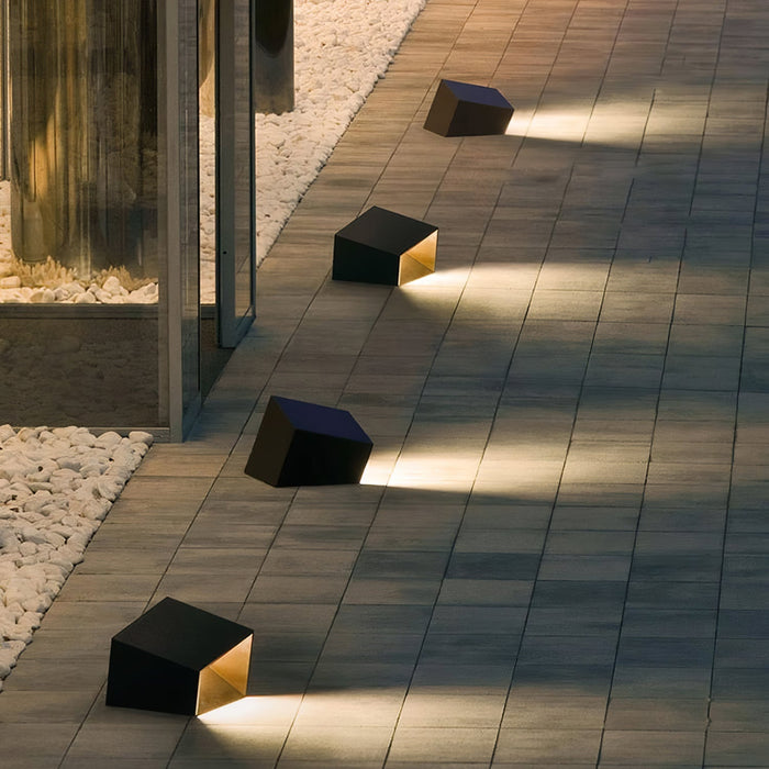 SolarCube - Illuminazione Solare Moderna per il Giardino – Lampada da Esterno a LED a Forma di Cubo con Luce Calda Bianca