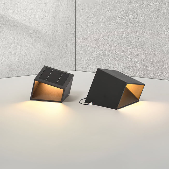 SolarCube - Illuminazione Solare Moderna per il Giardino – Lampada da Esterno a LED a Forma di Cubo con Luce Calda Bianca