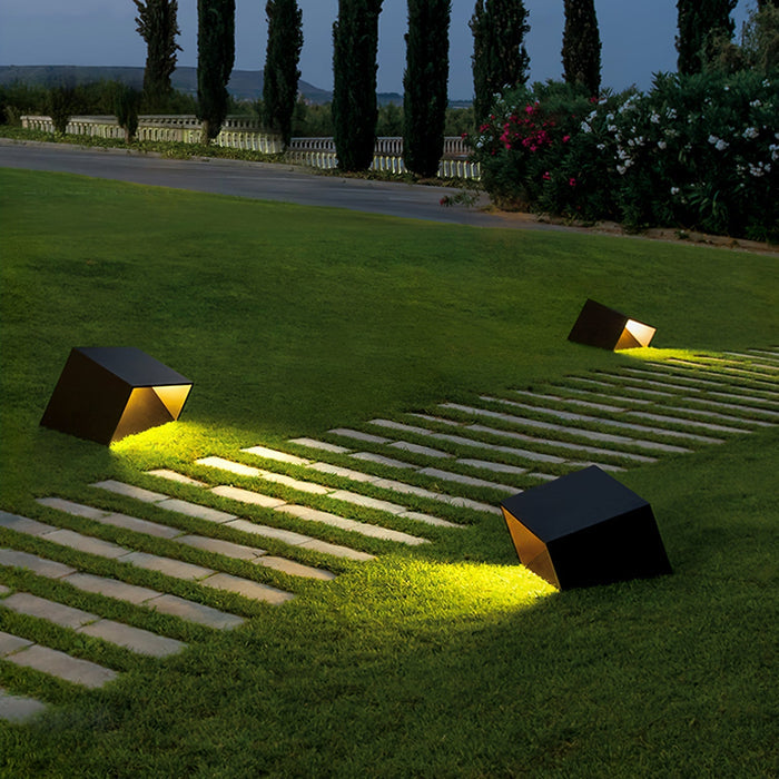 SolarCube - Illuminazione Solare Moderna per il Giardino – Lampada da Esterno a LED a Forma di Cubo con Luce Calda Bianca
