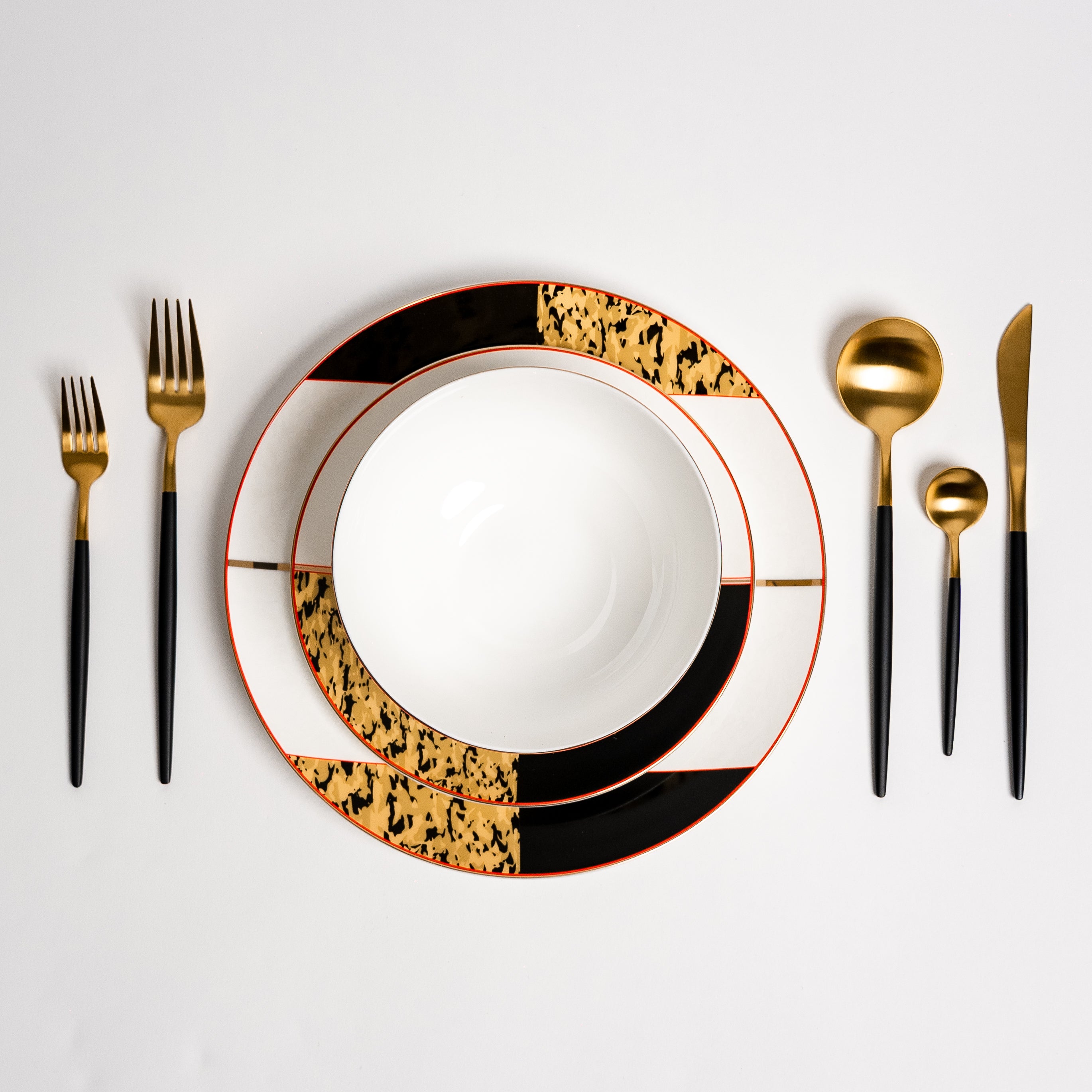 Set di Piatti Tigress Oro e Nero