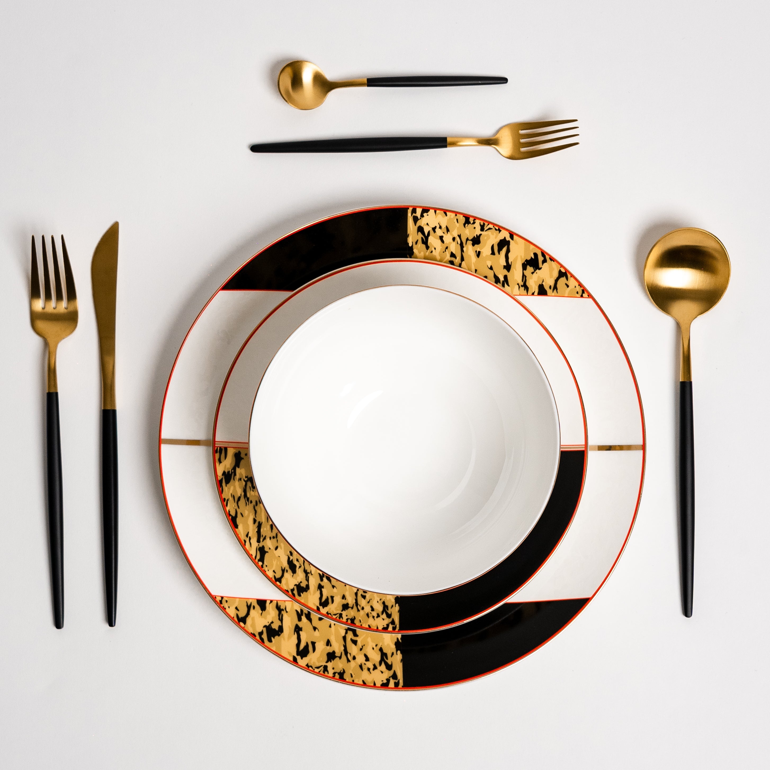 Set di Piatti Tigress Oro e Nero