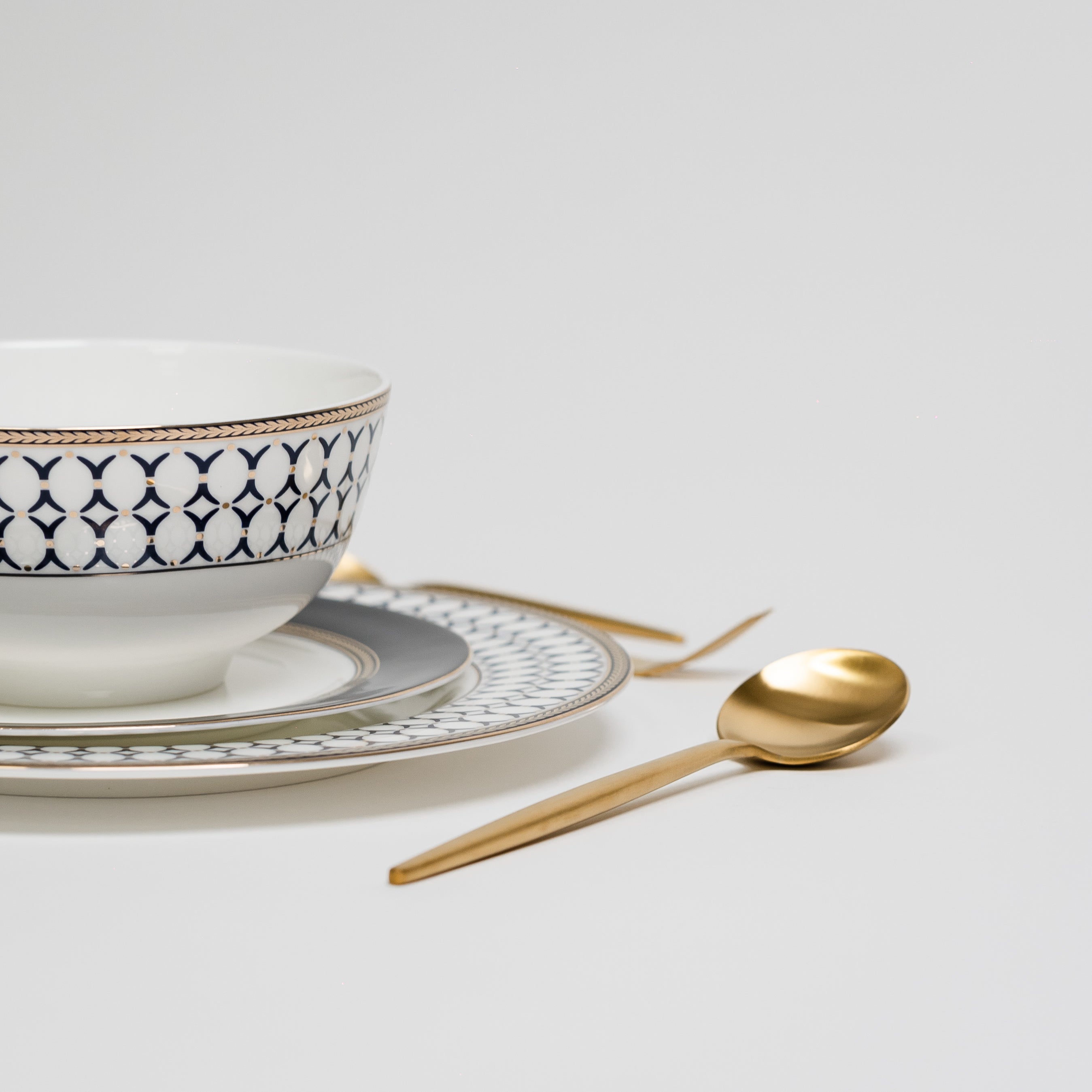 Conjunto de Pratos Azuis de Madeira Vertex