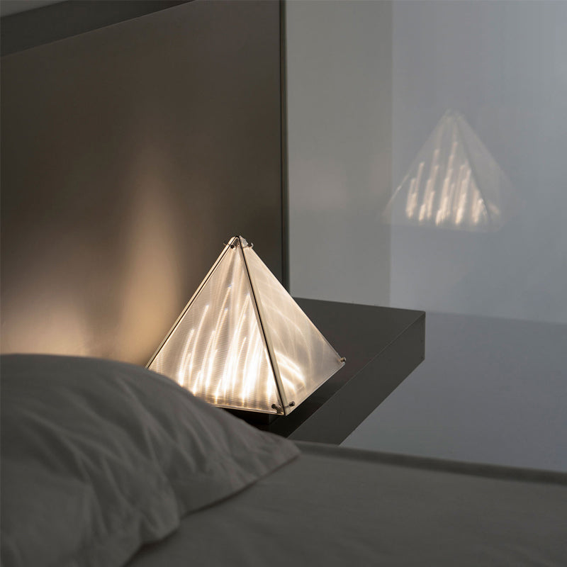 FragmentGlow - Modern Table Lamp with Triangular Design