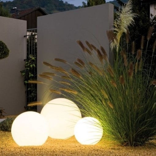 Luz de jardim em forma de bola