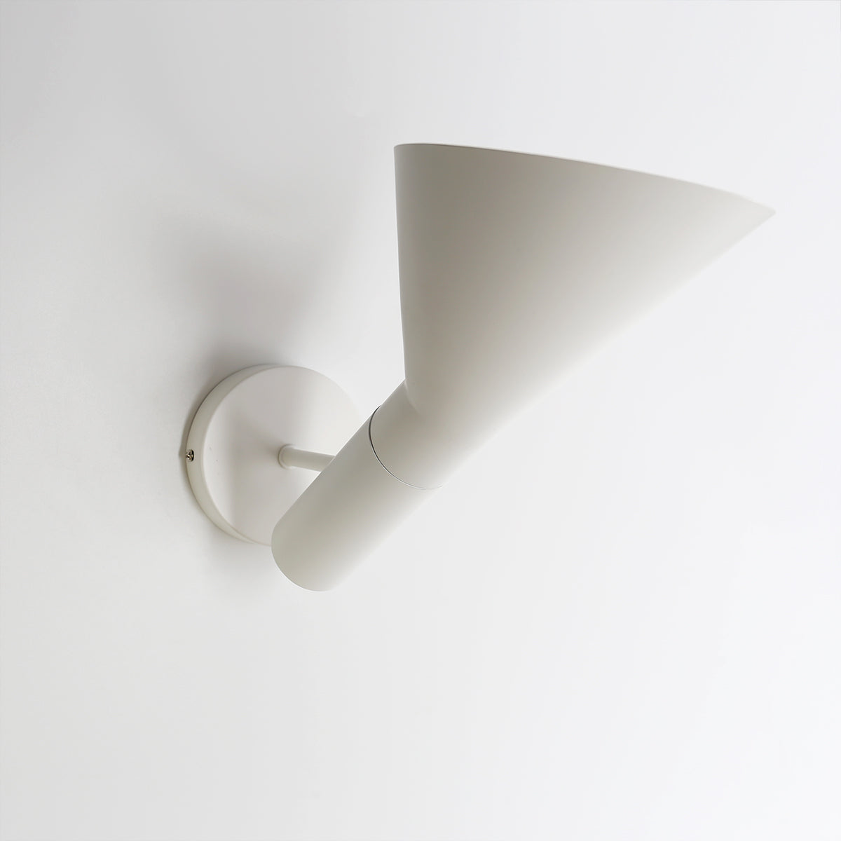 Brady Modern LED Wall Lamp Indoor Rotating Dining/Living Room Black