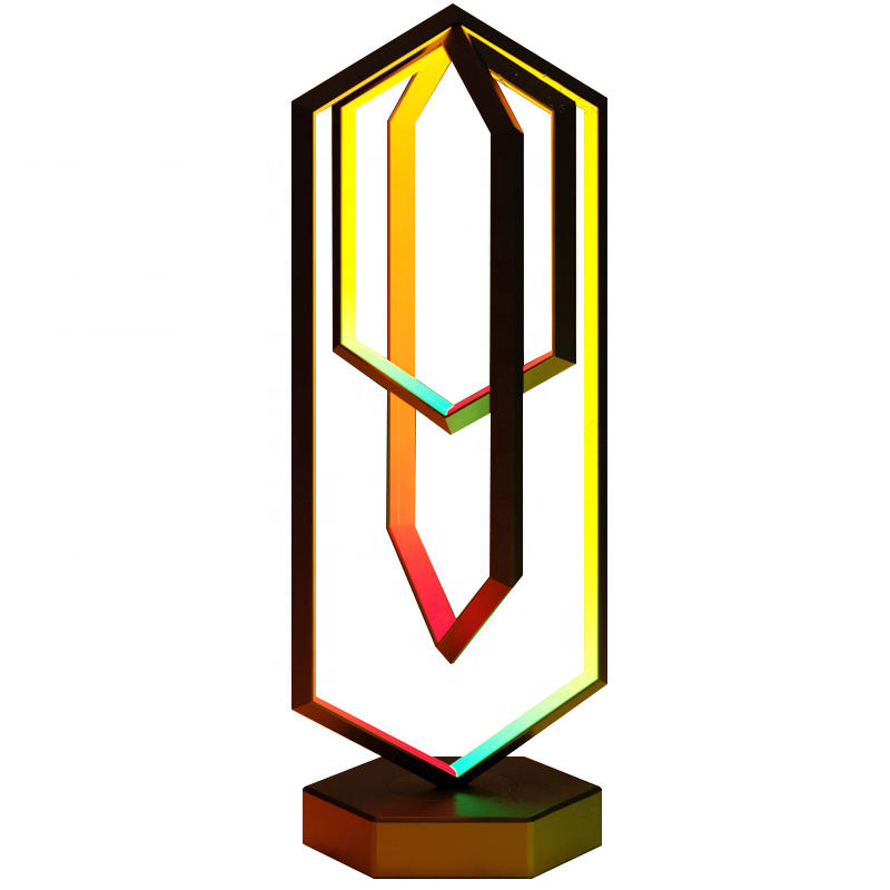Lampada da tavolo geometrica con illuminazione LED intelligente