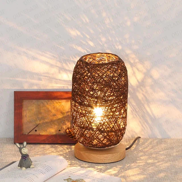 RusticGlow - Candeeiro de Mesa em Madeira com Design de Corda – Candeeiro Decorativo LED Feito à Mão