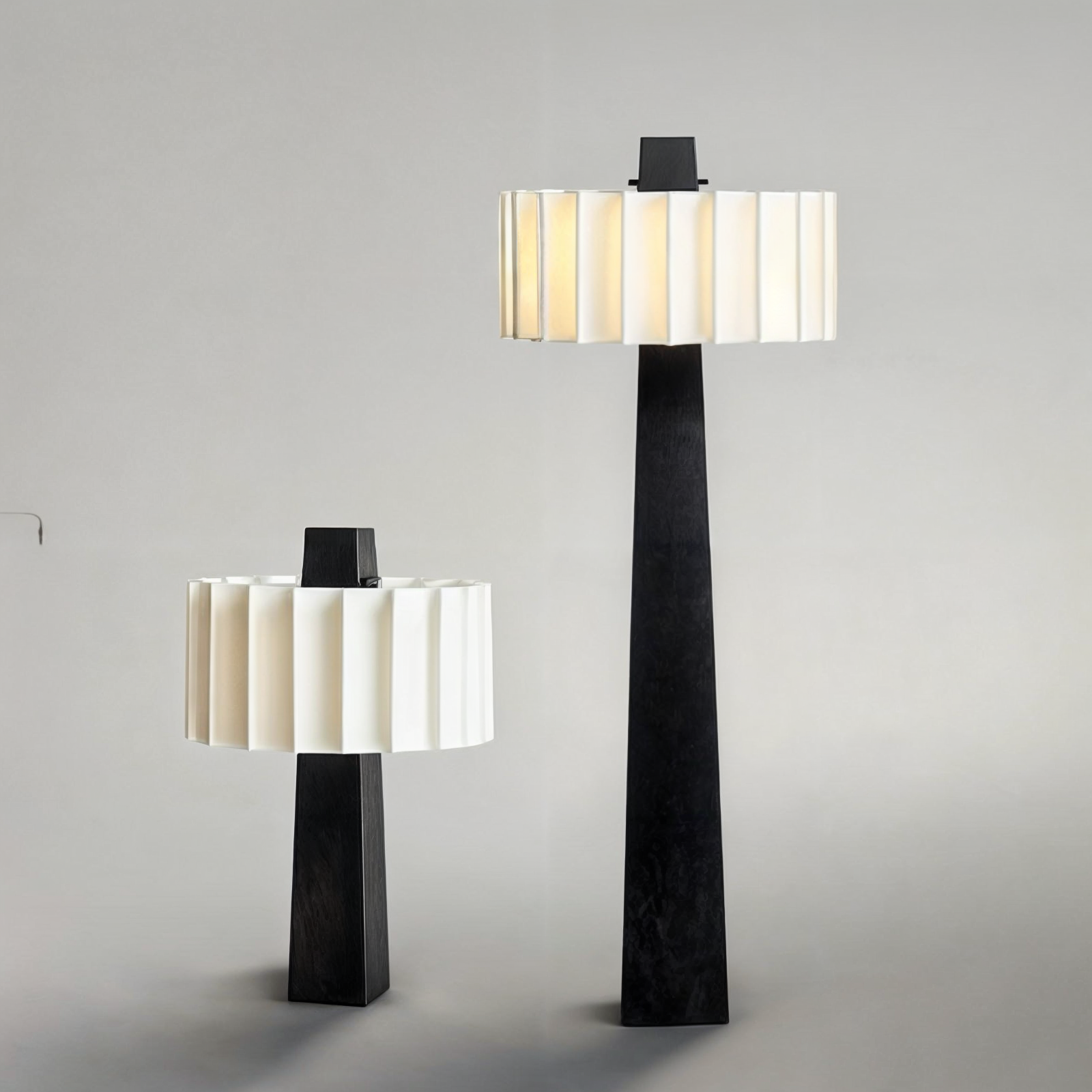 Ines Grote Lampada da Terra - Eleganza Moderna in Bianco e Nero