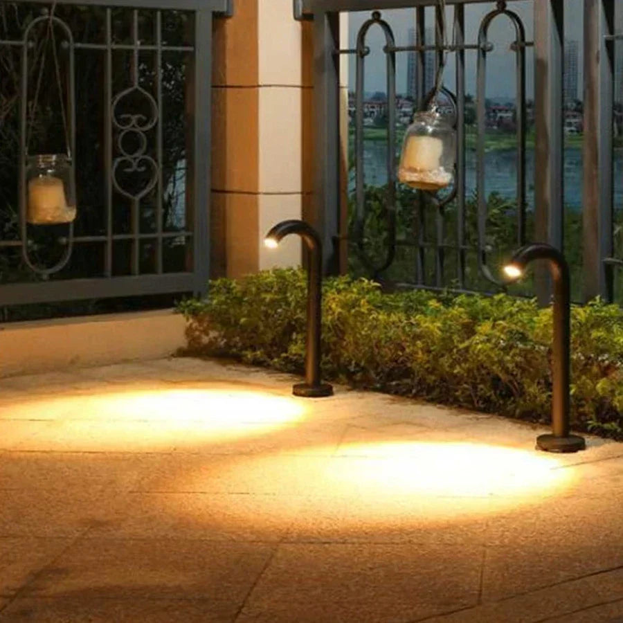 ArchGlow – Lampada a LED solare per giardini e sentieri – Illuminazione esterna moderna, impermeabile e a risparmio energetico