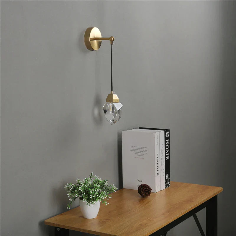 CrystalGlow - Modern Crystal Wall Lamp in Minimalist Design