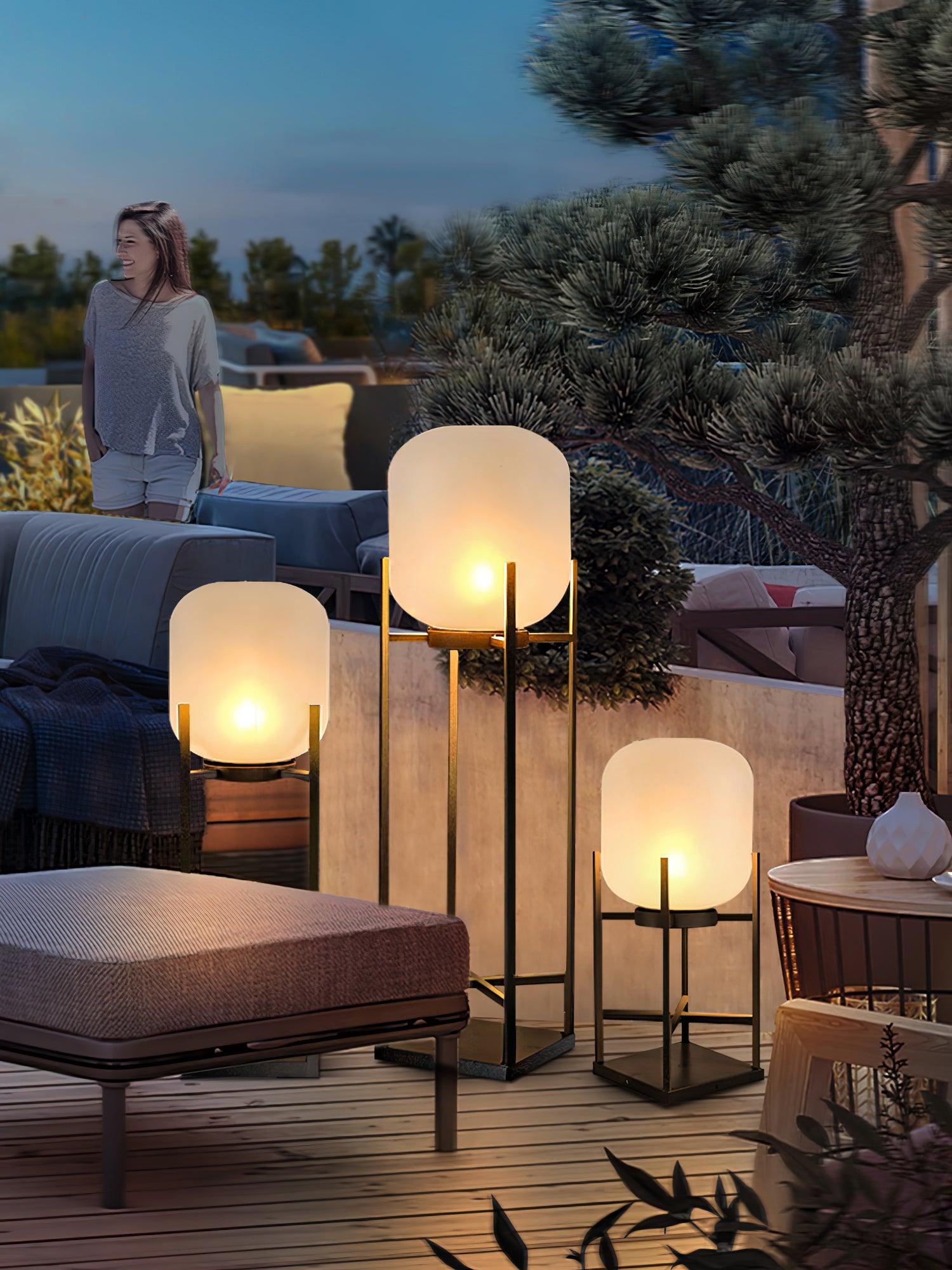 LumeStand - Lampada da Terra Solare a LED per Giardino e Terrazza