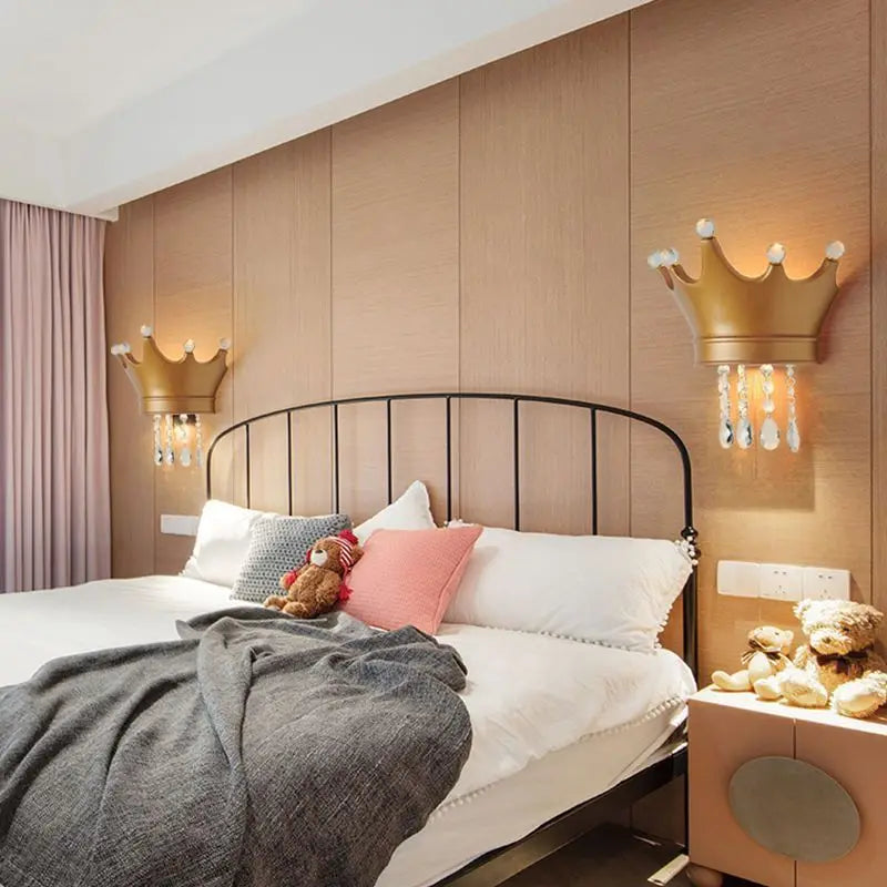 RoyalGlow - Kroon Wandlamp met Kristallen – Elegante LED Lamp