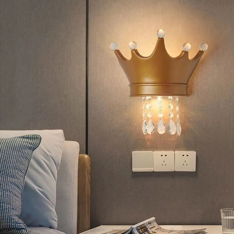 RoyalGlow - Kroon Wandlamp met Kristallen – Elegante LED Lamp